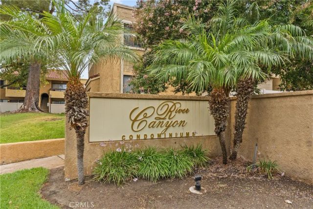 18752 Mandan 1009, Canyon Country, CA 91351