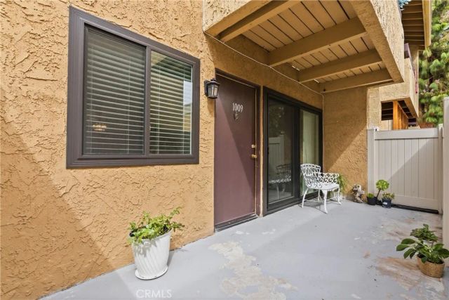 18752 Mandan 1009, Canyon Country, CA 91351