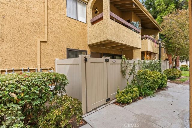 18752 Mandan 1009, Canyon Country, CA 91351