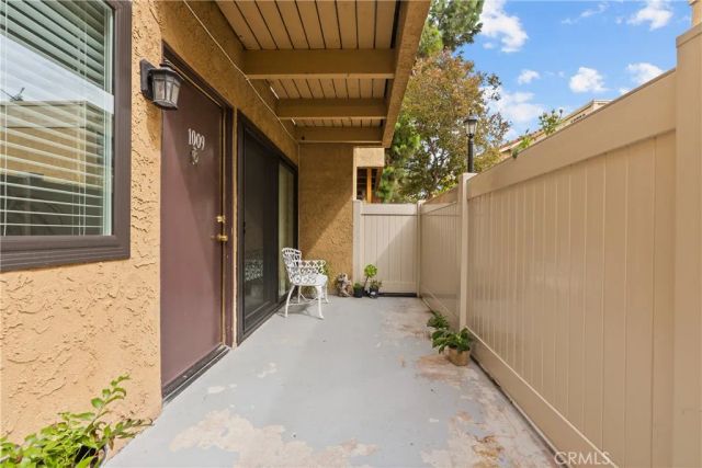18752 Mandan 1009, Canyon Country, CA 91351