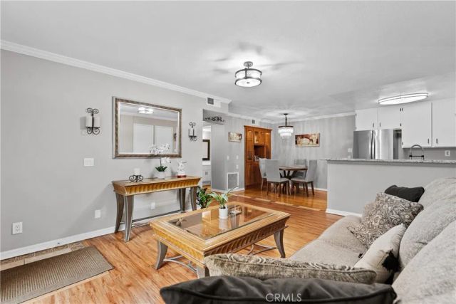 18752 Mandan 1009, Canyon Country, CA 91351