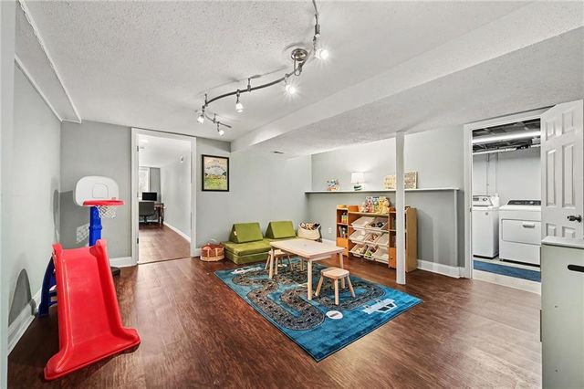 6000 GOODMAN Street, Merriam, KS 66202