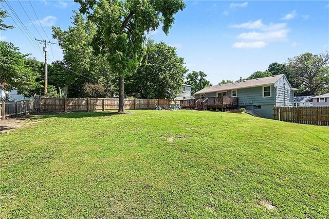 6000 GOODMAN Street, Merriam, KS 66202