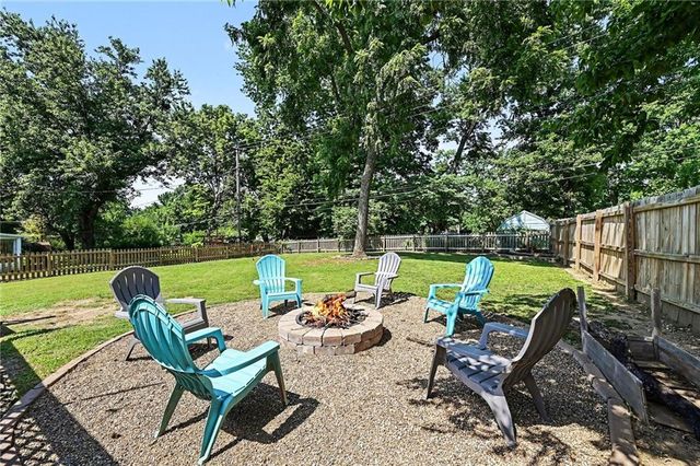 6000 GOODMAN Street, Merriam, KS 66202