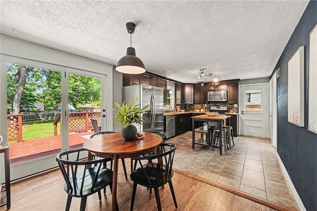 6000 GOODMAN Street, Merriam, KS 66202