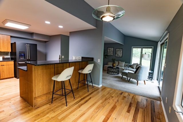 7170 Hawthorn Valley Avenue, Oshtemo Twp, MI 49009