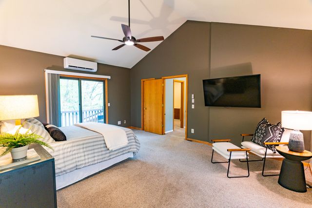 7170 Hawthorn Valley Avenue, Oshtemo Twp, MI 49009