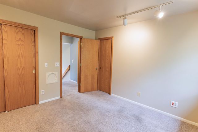 7170 Hawthorn Valley Avenue, Oshtemo Twp, MI 49009