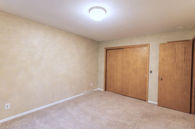 7170 Hawthorn Valley Avenue, Oshtemo Twp, MI 49009