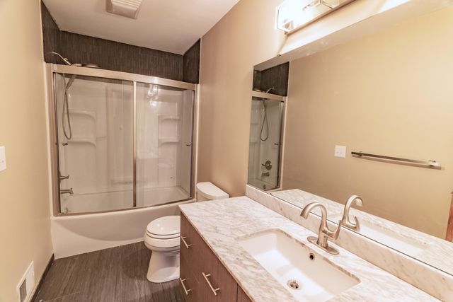 7170 Hawthorn Valley Avenue, Oshtemo Twp, MI 49009