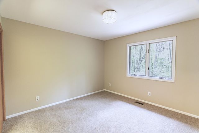 7170 Hawthorn Valley Avenue, Oshtemo Twp, MI 49009