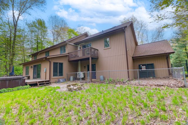 7170 Hawthorn Valley Avenue, Oshtemo Twp, MI 49009