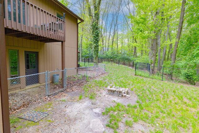 7170 Hawthorn Valley Avenue, Oshtemo Twp, MI 49009