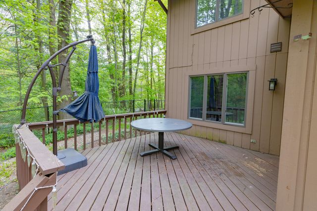 7170 Hawthorn Valley Avenue, Oshtemo Twp, MI 49009