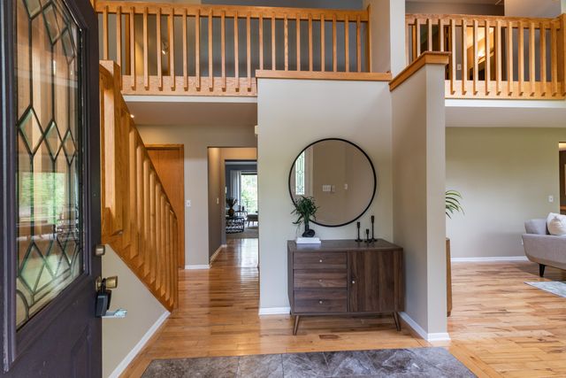 7170 Hawthorn Valley Avenue, Oshtemo Twp, MI 49009