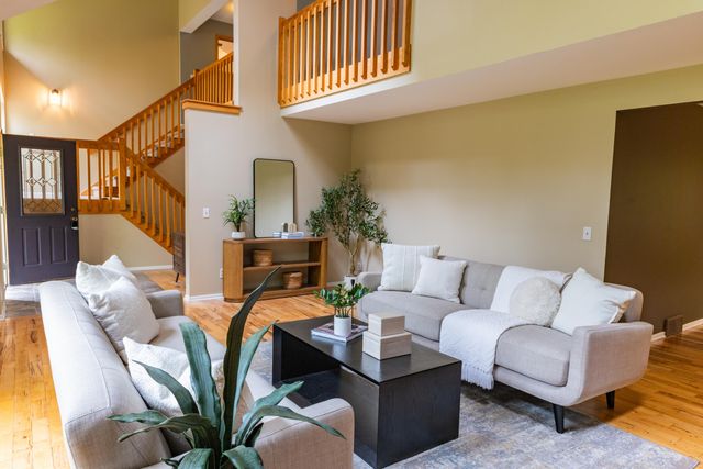 7170 Hawthorn Valley Avenue, Oshtemo Twp, MI 49009