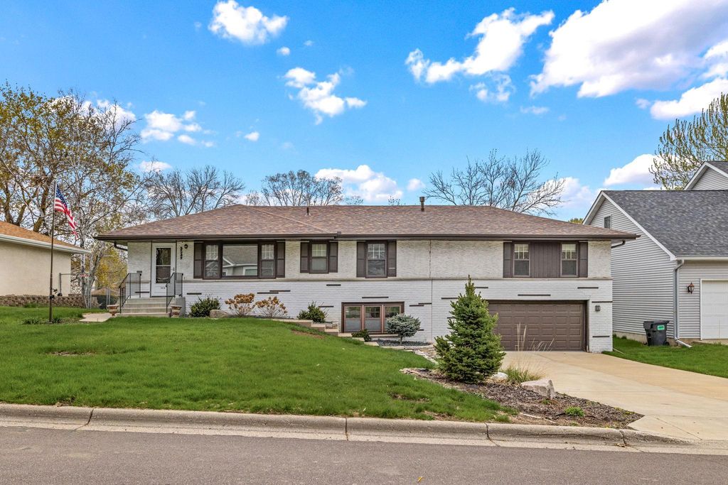 3529 Harding Street NE, Saint Anthony, MN 55418