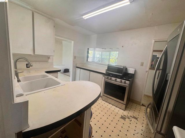 3076 Stevenson St, Pittsburg, CA 94565