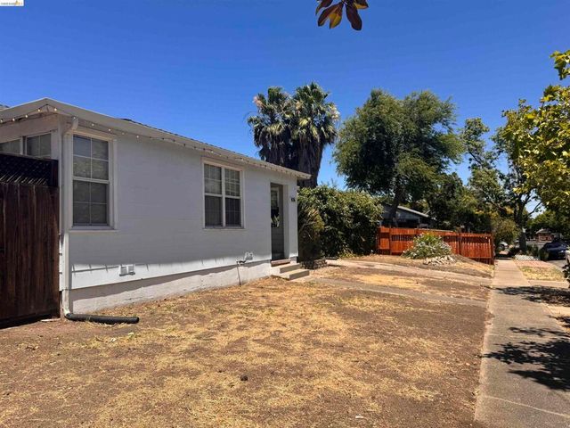 3076 Stevenson St, Pittsburg, CA 94565