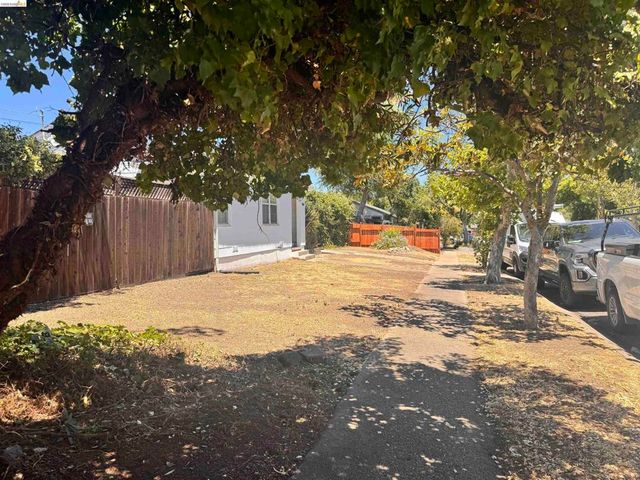 3076 Stevenson St, Pittsburg, CA 94565