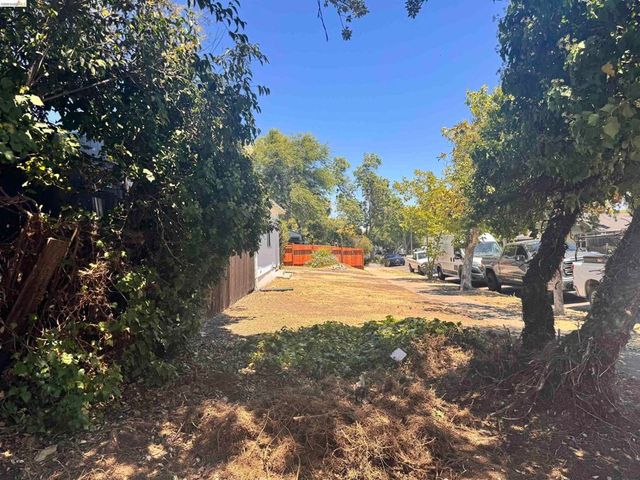 3076 Stevenson St, Pittsburg, CA 94565
