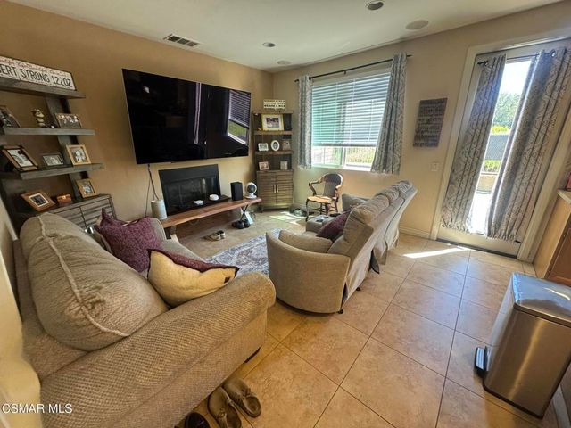 27786 Summer Grove Place, Valencia, CA 91354