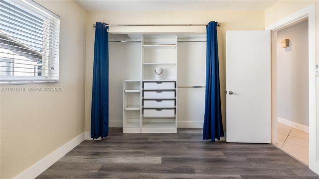 9501 NW 8th St, Pembroke Pines, FL 33024