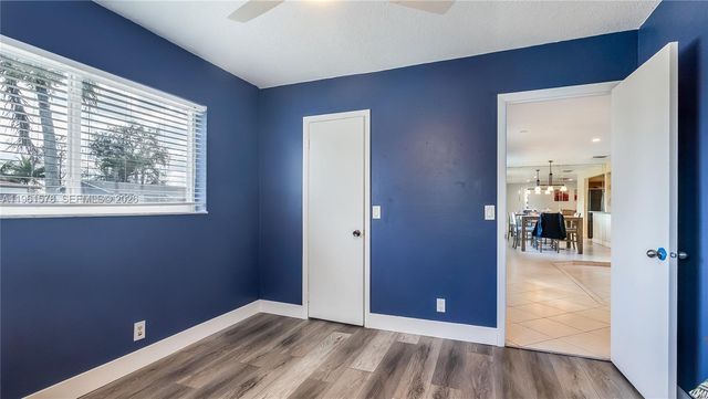 9501 NW 8th St, Pembroke Pines, FL 33024