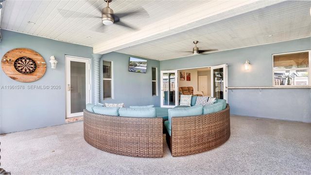 9501 NW 8th St, Pembroke Pines, FL 33024