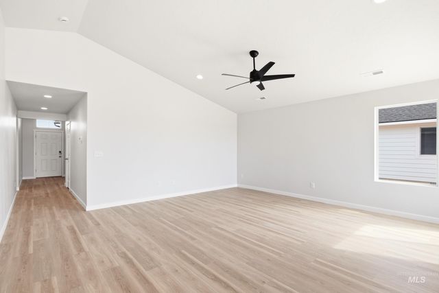3849 E White Plains St, Nampa, ID 83686