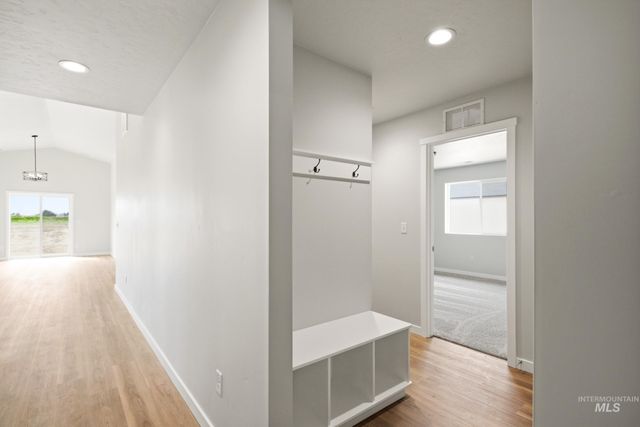 3849 E White Plains St, Nampa, ID 83686