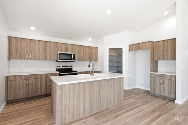 3849 E White Plains St, Nampa, ID 83686