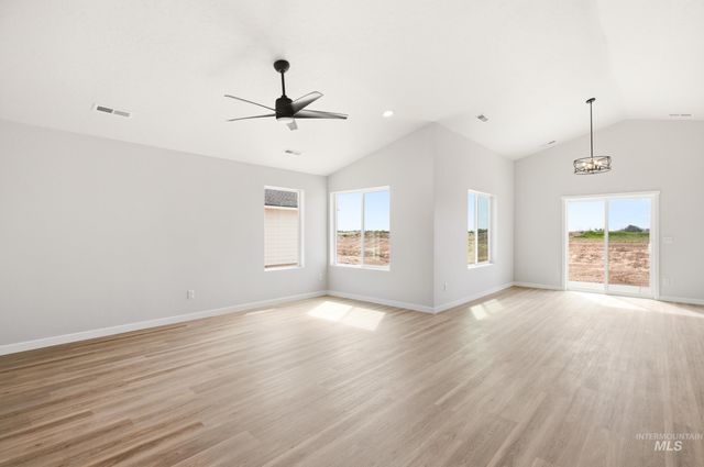 3849 E White Plains St, Nampa, ID 83686