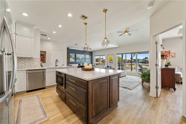15354 Sabre Dr, Corpus Christi, TX 78418