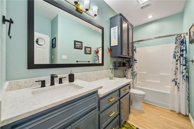 15354 Sabre Dr, Corpus Christi, TX 78418