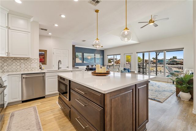 15354 Sabre Dr, Corpus Christi, TX 78418