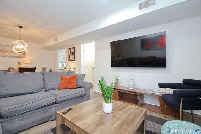 1 Concorde Way B3, Windsor Locks, CT 06096