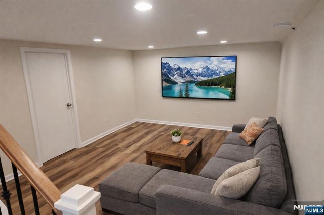 28 School Street, North Haledon, NJ 07508