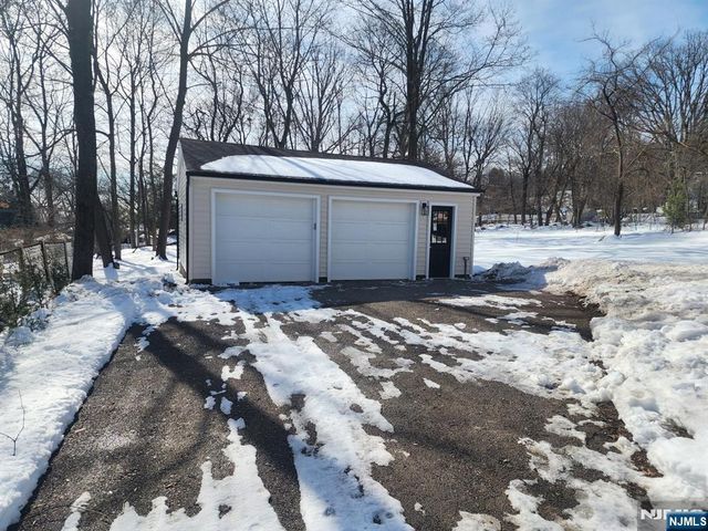 28 School Street, North Haledon, NJ 07508