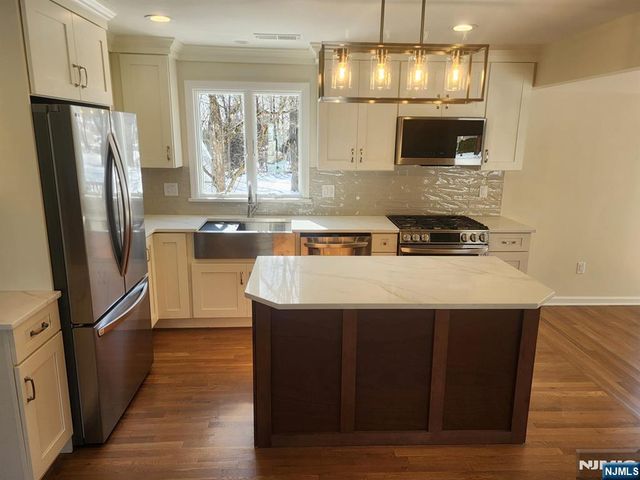 28 School Street, North Haledon, NJ 07508