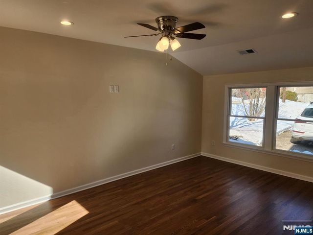 28 School Street, North Haledon, NJ 07508