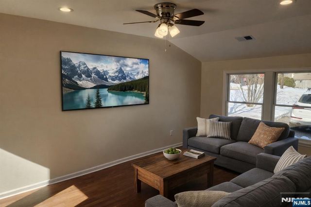 28 School Street, North Haledon, NJ 07508