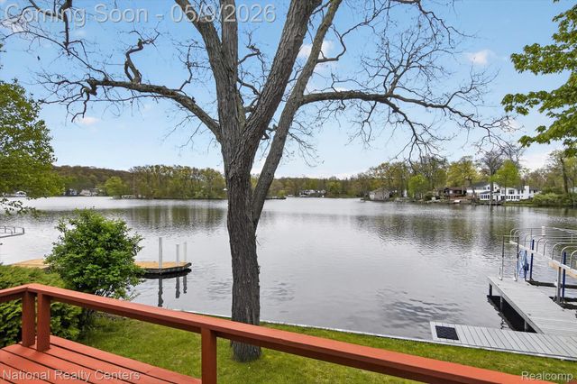 11505 Sunset Boulevard, Putnam Township, MI 48169