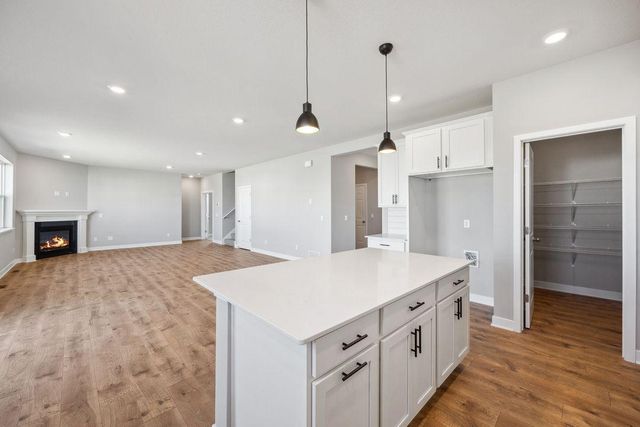 2084 Kestrel Drive, Shakopee, MN 55379