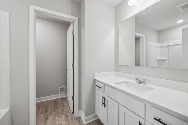 2084 Kestrel Drive, Shakopee, MN 55379