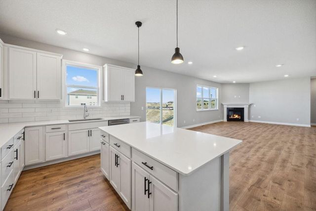 2084 Kestrel Drive, Shakopee, MN 55379
