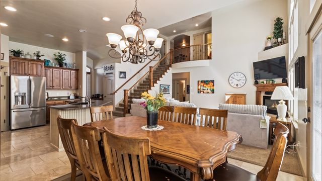 178 E BELLE GLENN CIR, Sandy, UT 84070