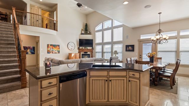 178 E BELLE GLENN CIR, Sandy, UT 84070