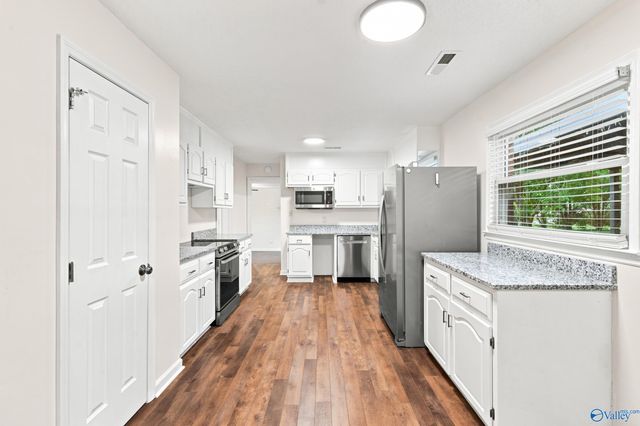 808 Rolan Gooch Road, Toney, AL 35773