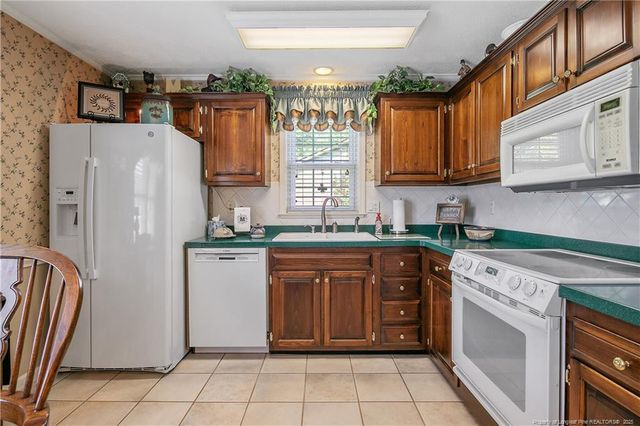 809 Southview Circle, Fayetteville, NC 28311